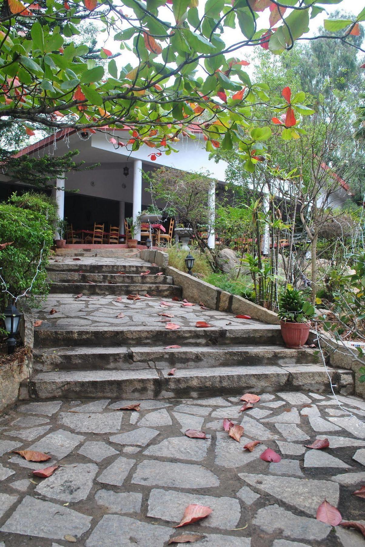Eagle Ridge Resort 벵갈루루 외부 사진